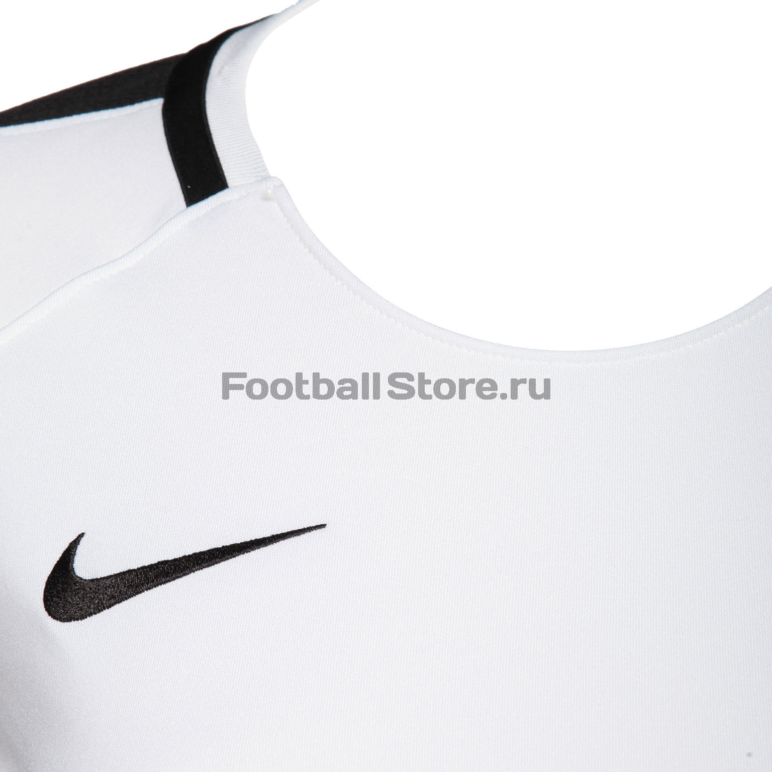 Футболка тренировочная женская Nike Academy 893741-100