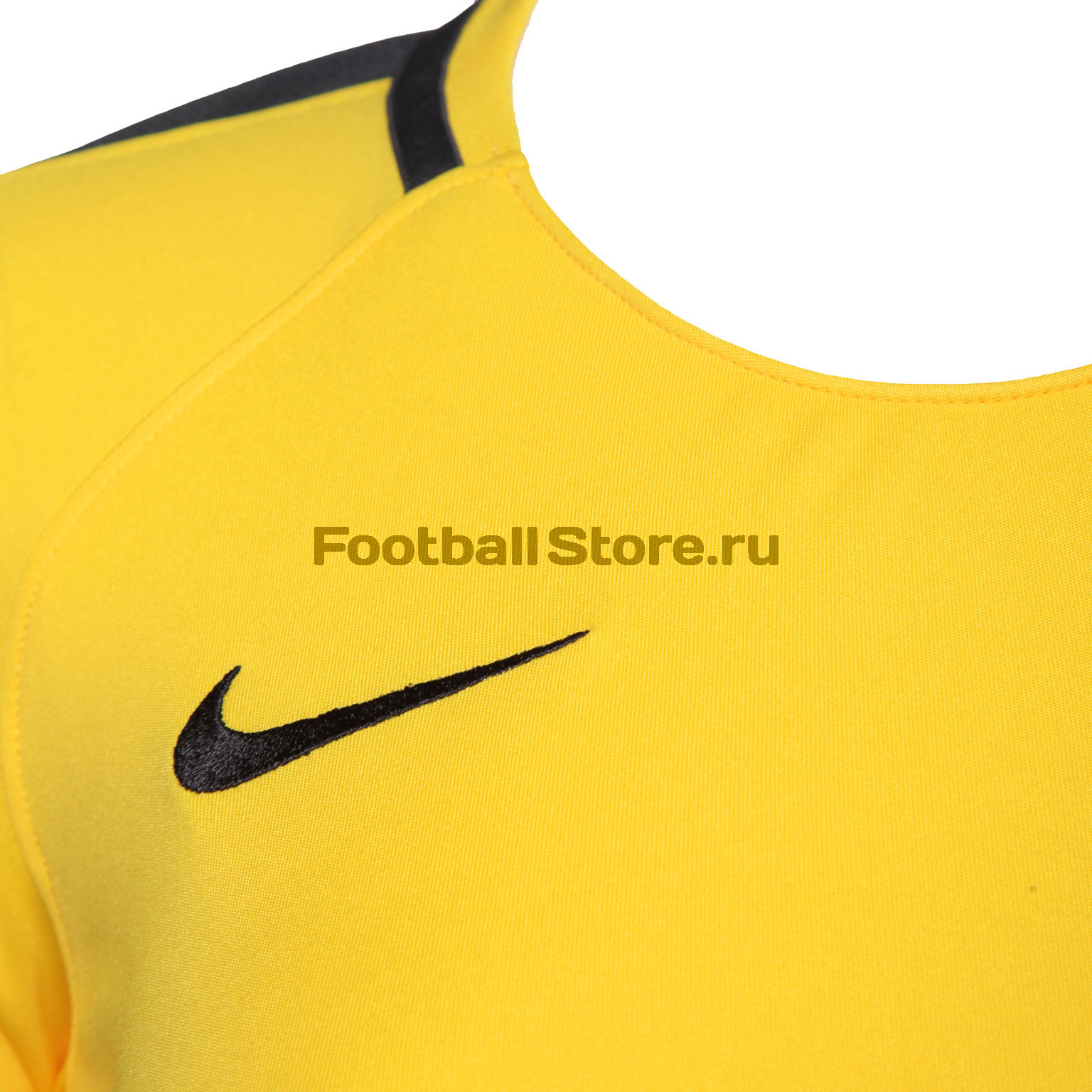 Футболка тренировочная женская Nike Academy 893741-719