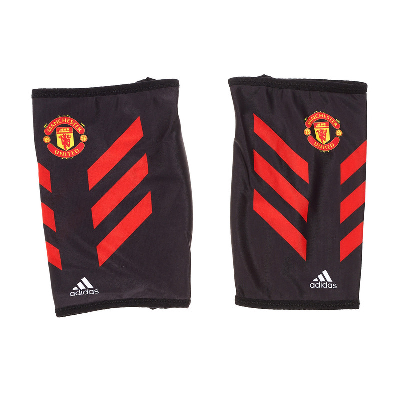 Щитки Adidas Manchester United CW9704 