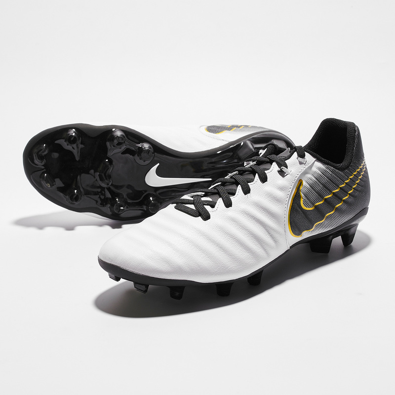 Бутсы Nike Tiempo Legend 7 Academy FG AO2596-100