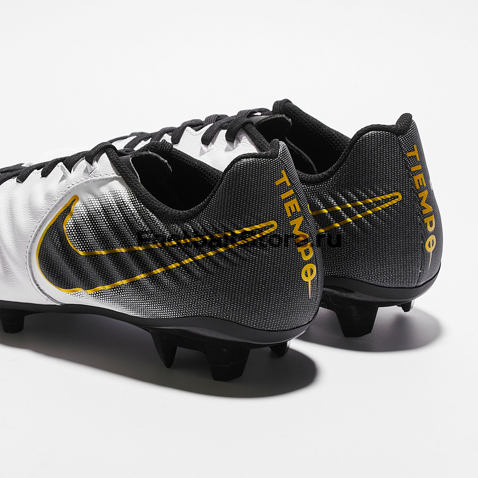 Бутсы Nike Tiempo Legend 7 Academy FG AO2596-100