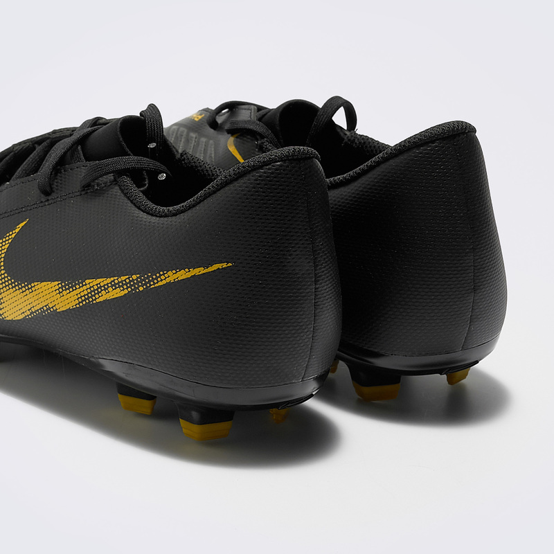 Бутсы Nike Phantom Venom Club FG AO0577-077