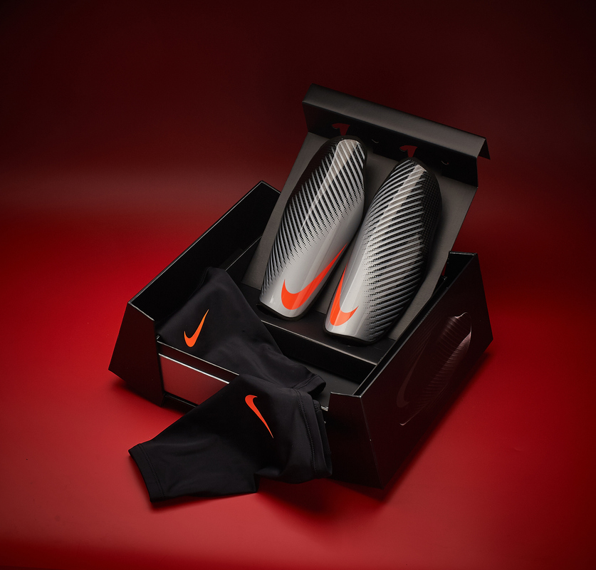 Щитки Nike Prestige Carbonite SP2108-040