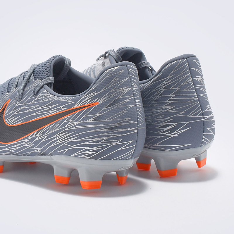 Бутсы Nike Phantom Venom Academy FG AO0566-008