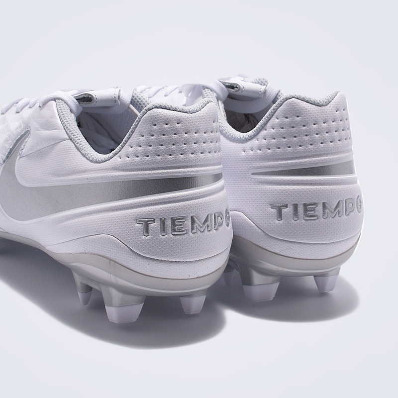 Бутсы Nike Legend 8 Academy FG/MG AT5292-100