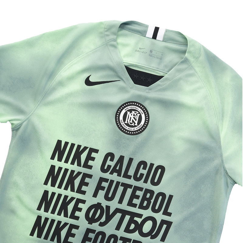 Футболка Nike F.C. AQ0662-376