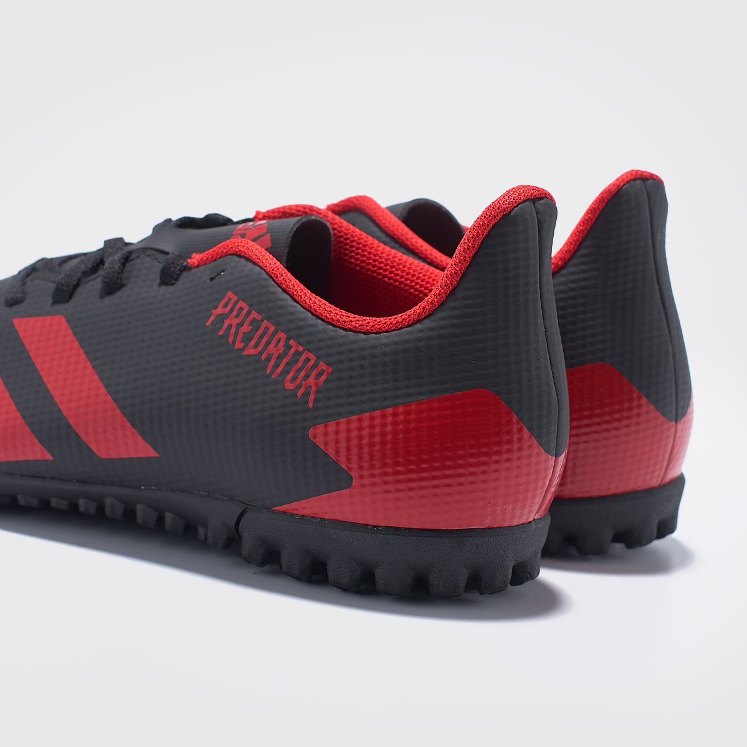 Шиповки Adidas Predator 20.4 TF EE9585