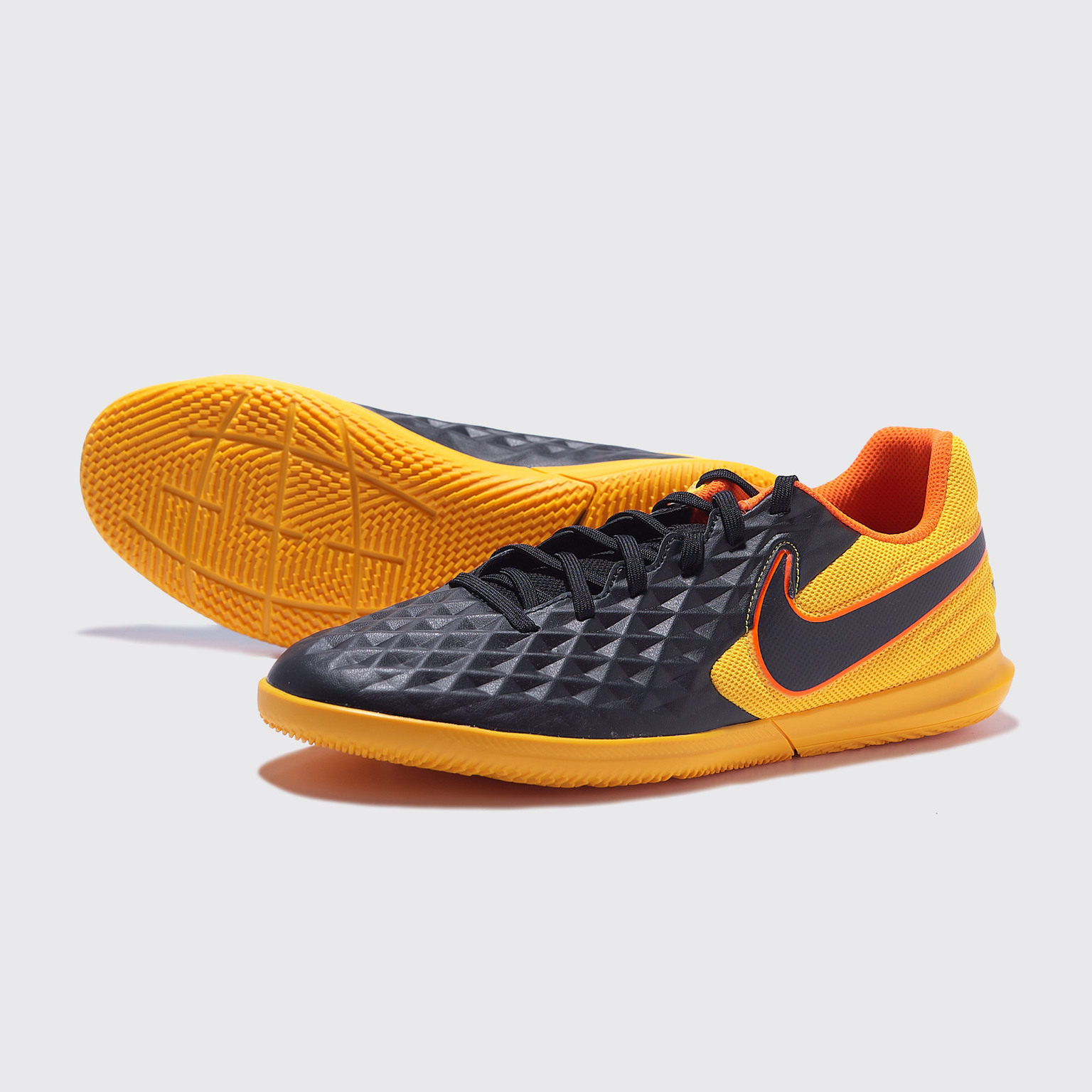 Футзалки Nike Legend 8 Club IC AT6110-008