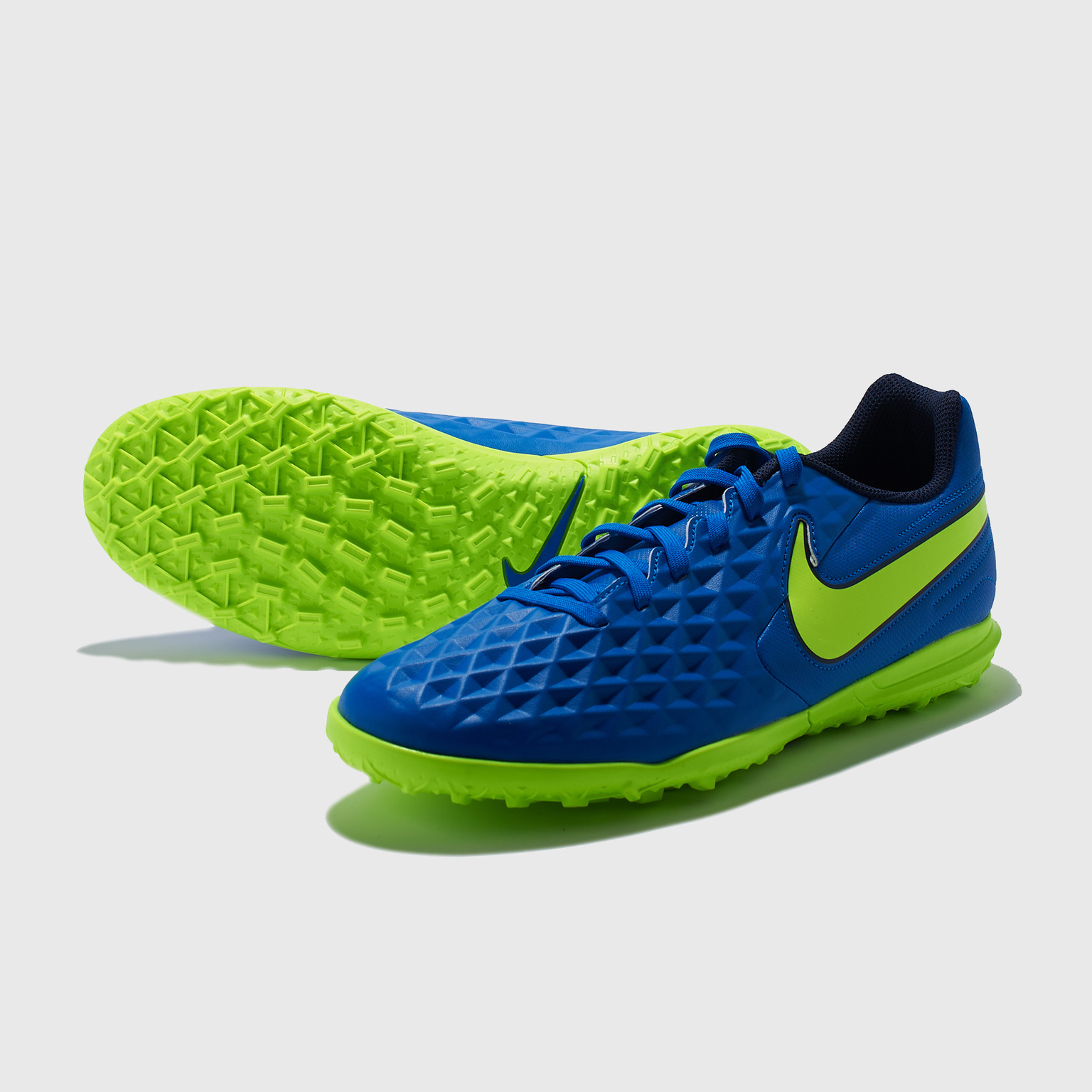 Шиповки Nike Legend 8 Club TF AT6109-474