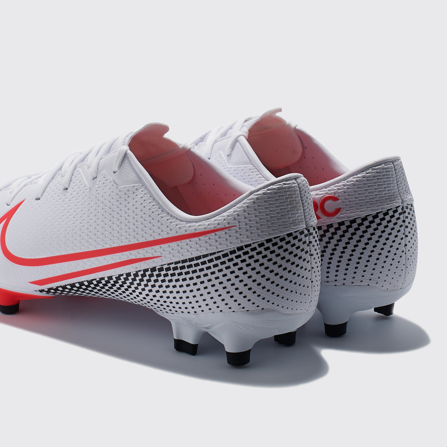 Бутсы Nike Vapor 13 Academy FG/MG AT5269-160