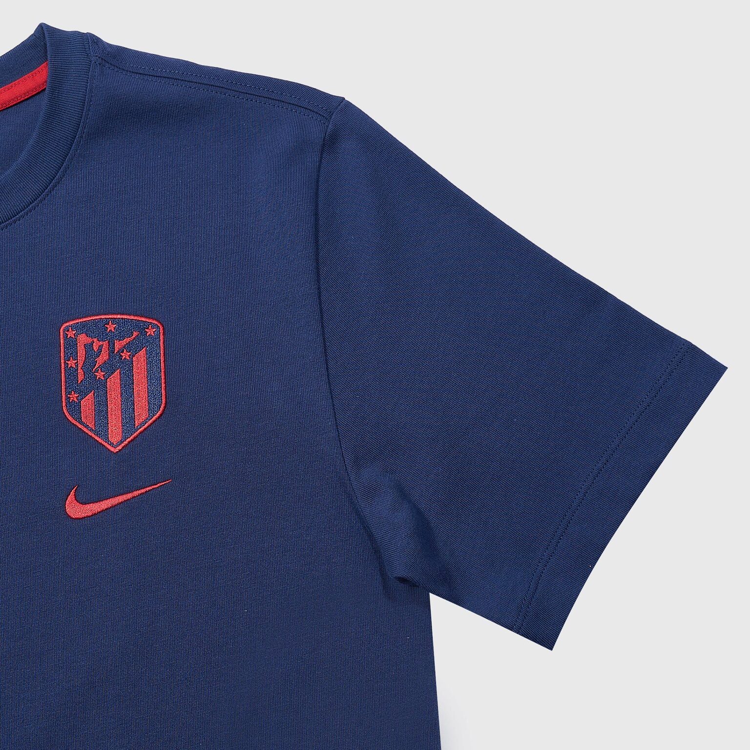 Футболка хлопковая Nike Atletico Madrid Tee Travel CD1077-410