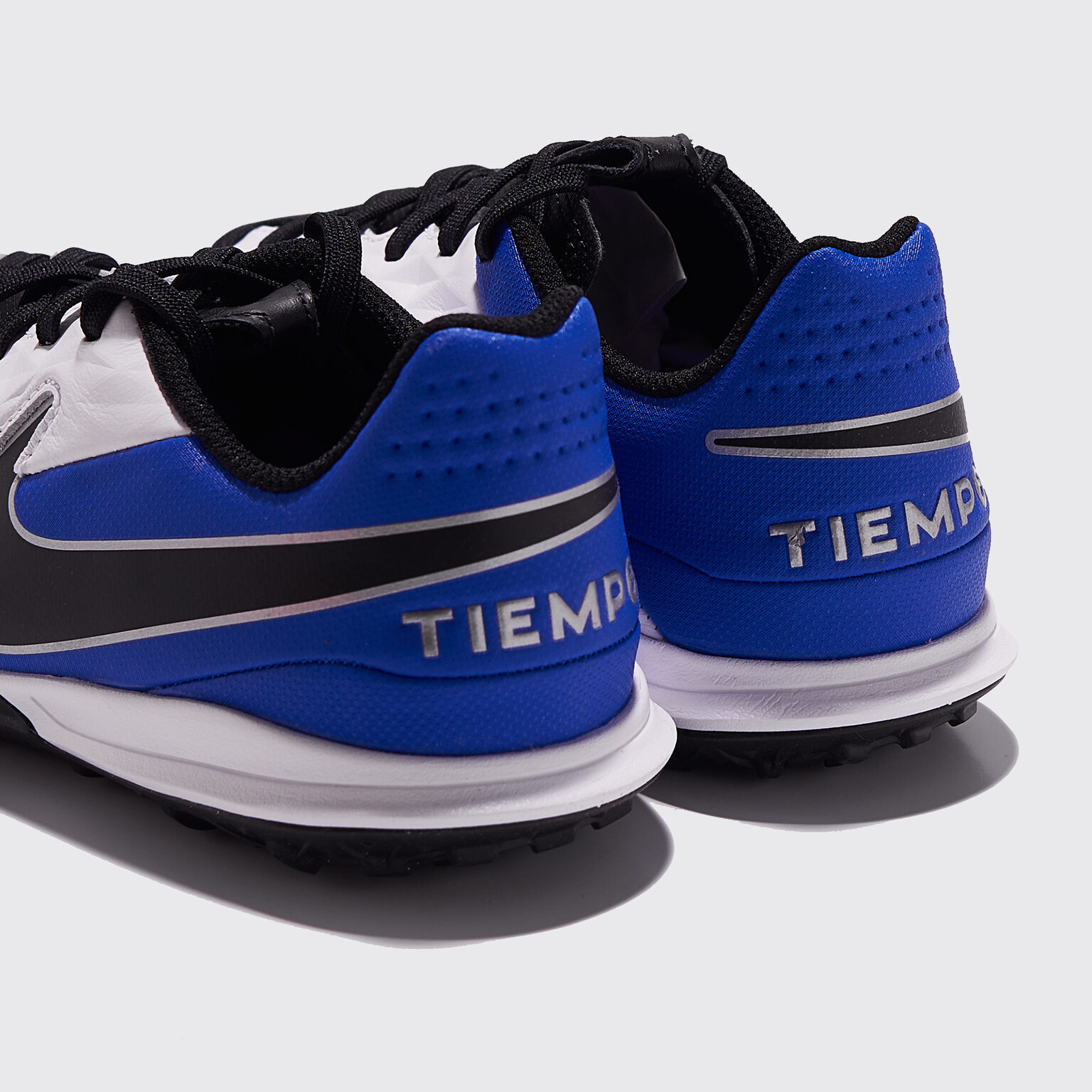 Шиповки детские Nike Tiempo Legend 8 Academy TF AT5736-104