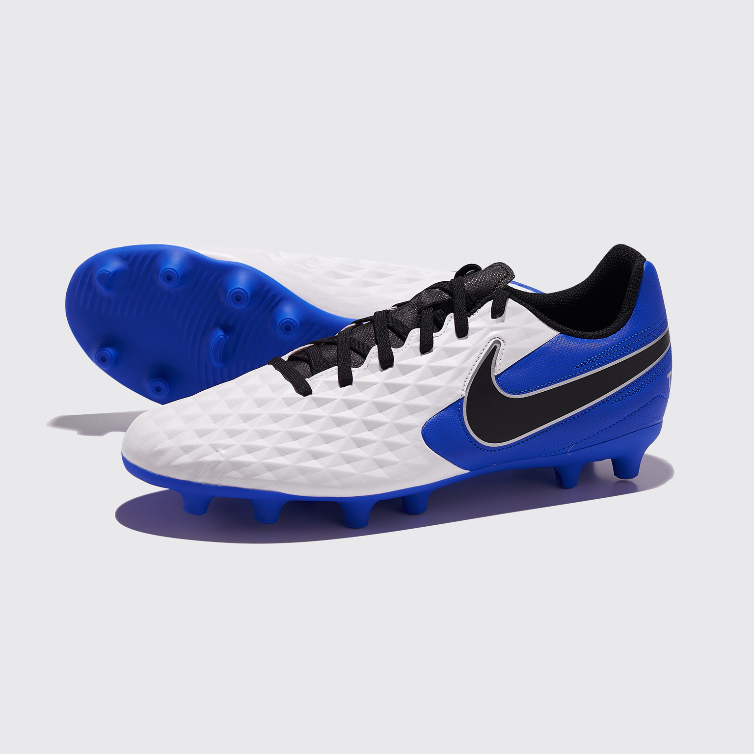 Бутсы Nike Legend 8 Club FG/MG AT6107-104