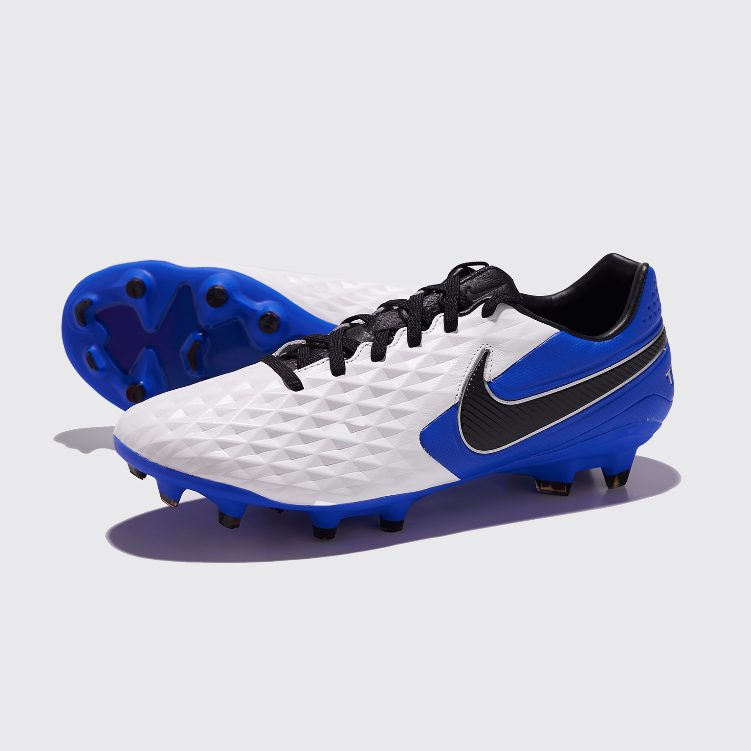 Бутсы Nike Legend 8 Pro FG AT6133-104