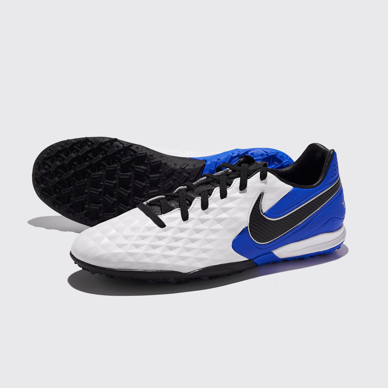 Шиповки Nike Legend 8 Pro TF AT6136-104