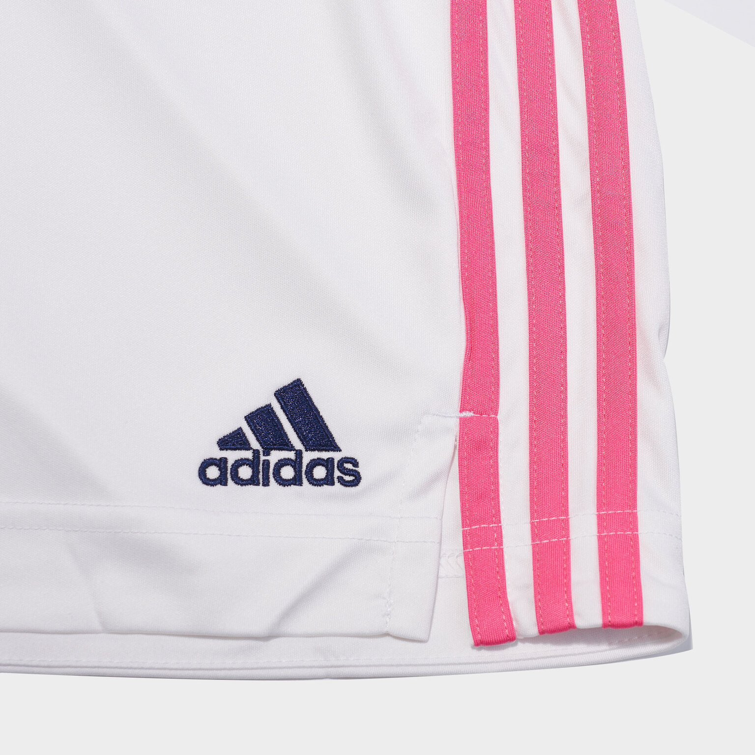 Шорты домашние подростковые Adidas Real Madrid сезон 2020/21