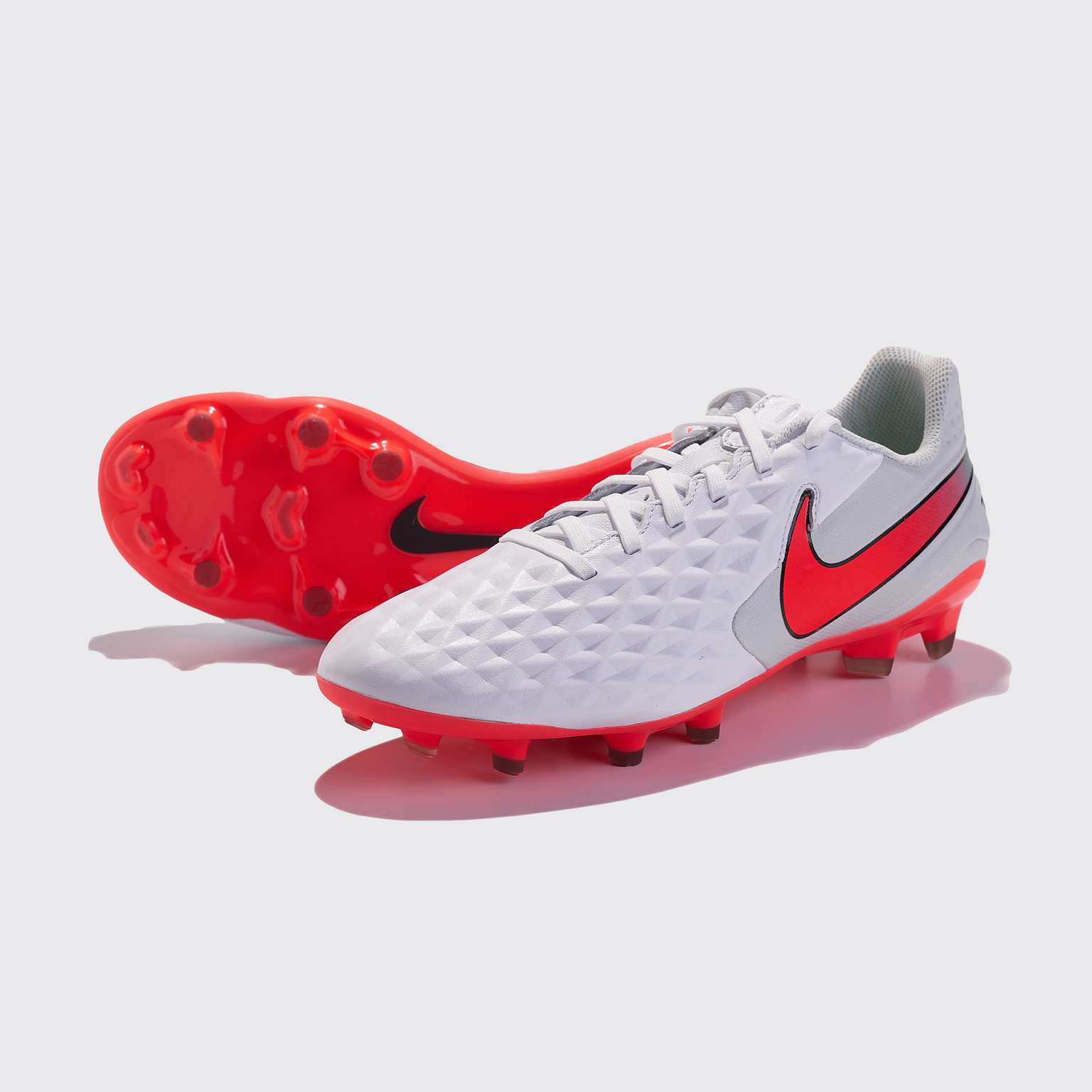 Бутсы Nike Legend 8 Academy FG/MG AT5292-163