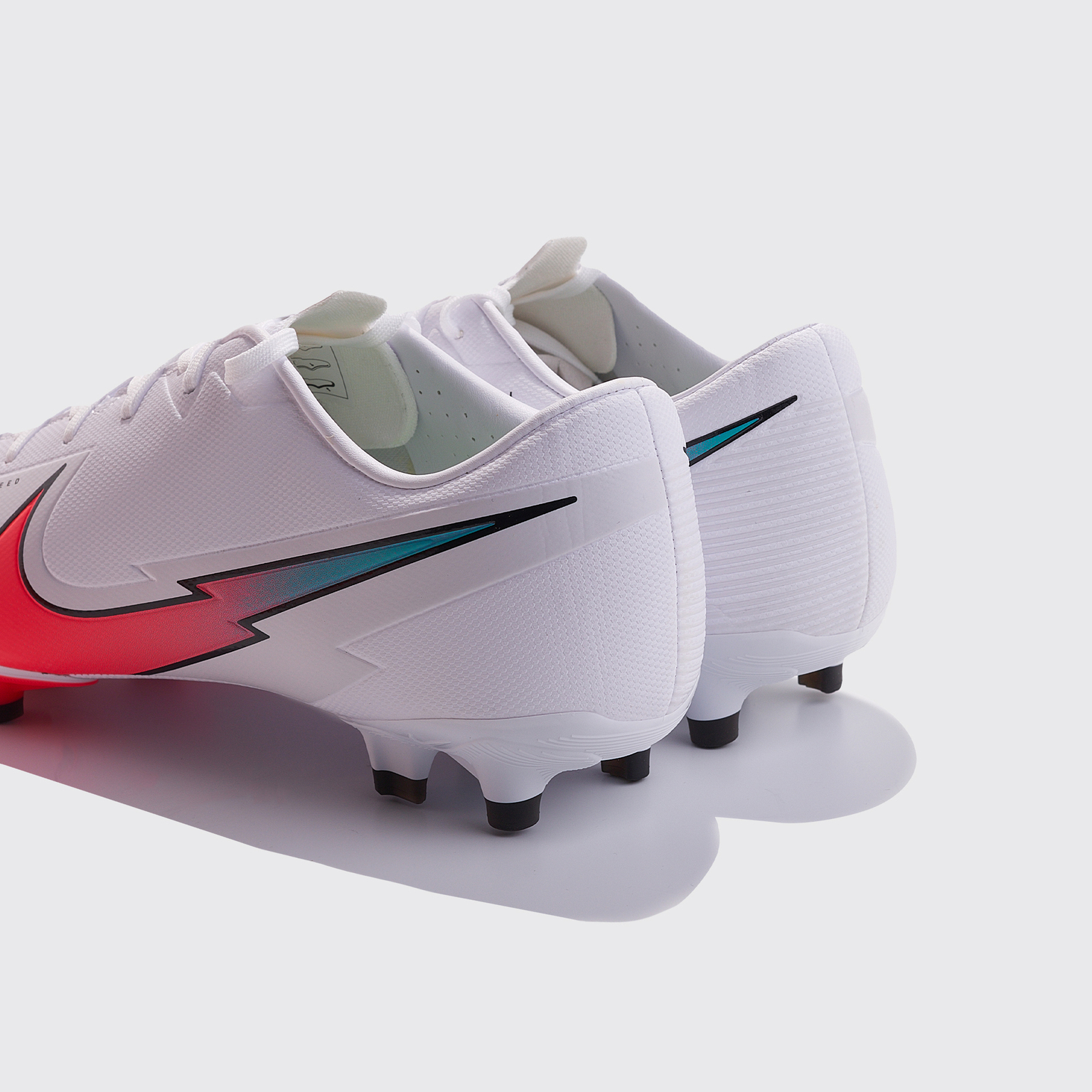 Бутсы Nike Vapor 13 Academy FG/MG AT5269-163