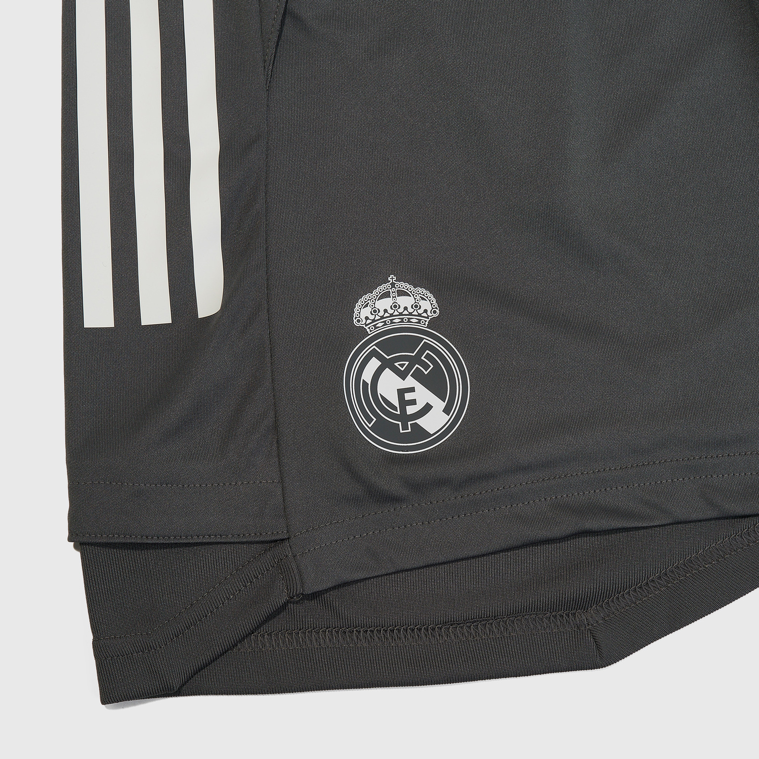 Шорты тренировочные Adidas Real Madrid сезон 2020/21