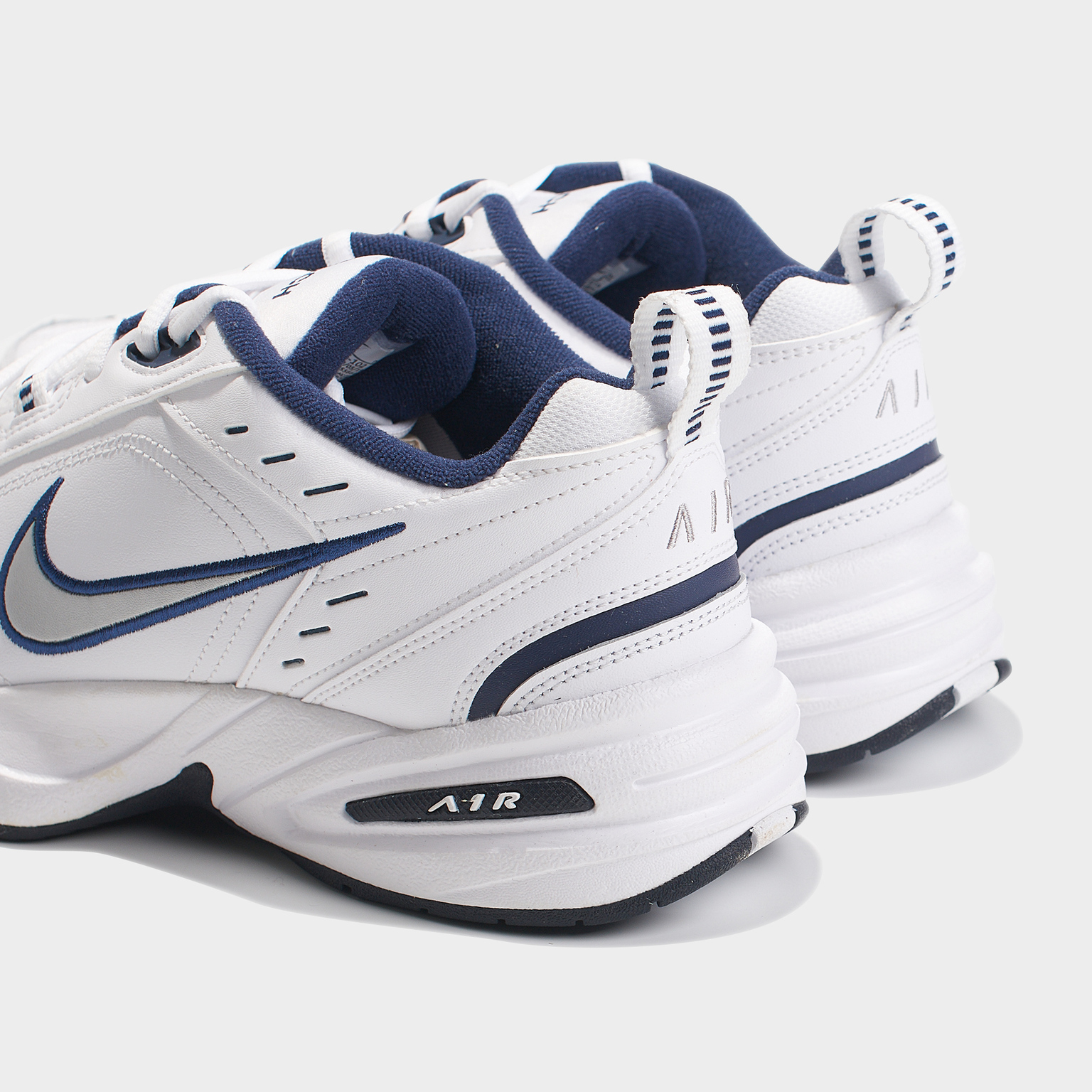 Кроссовки Nike Air Monarch IV 415445-102