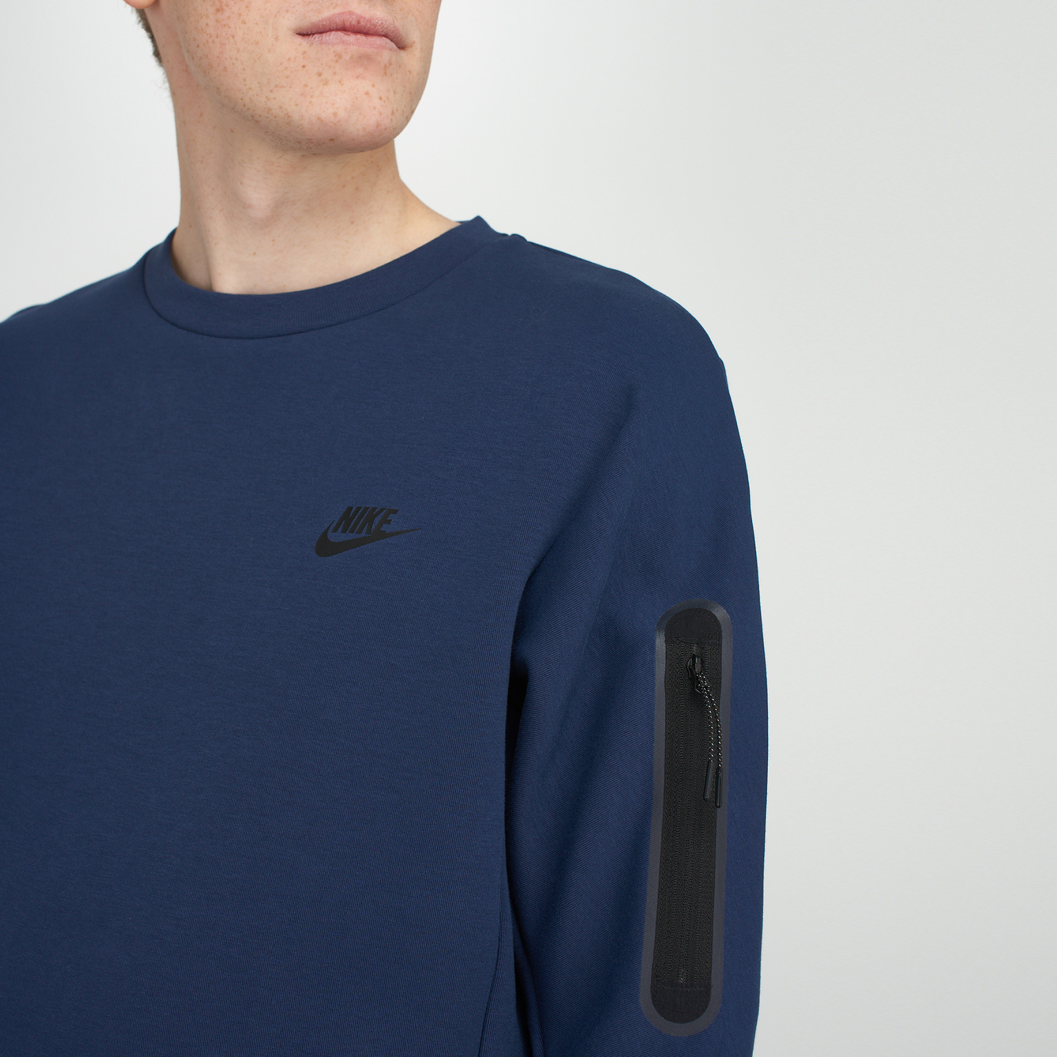 Свитшот Nike Tech Fleece Crew CU4505-410