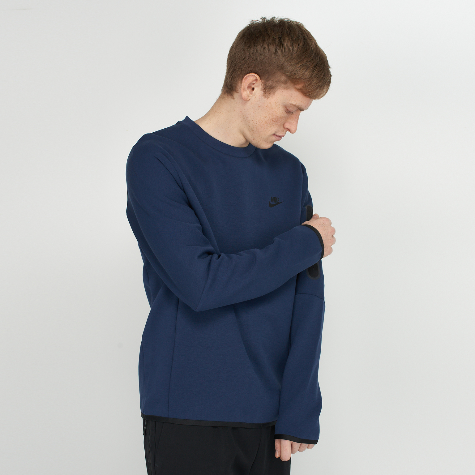 Свитшот Nike Tech Fleece Crew CU4505-410