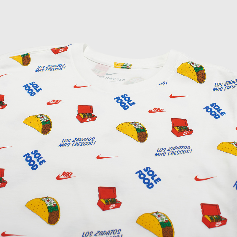 Футболка хлопковая Nike Tee Food Aop CW0472-100