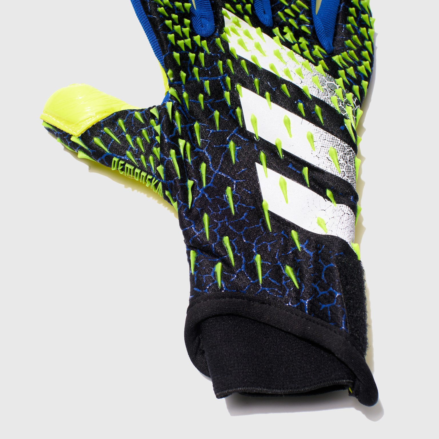 Перчатки вратарские детские Adidas Predator Pro GK3535