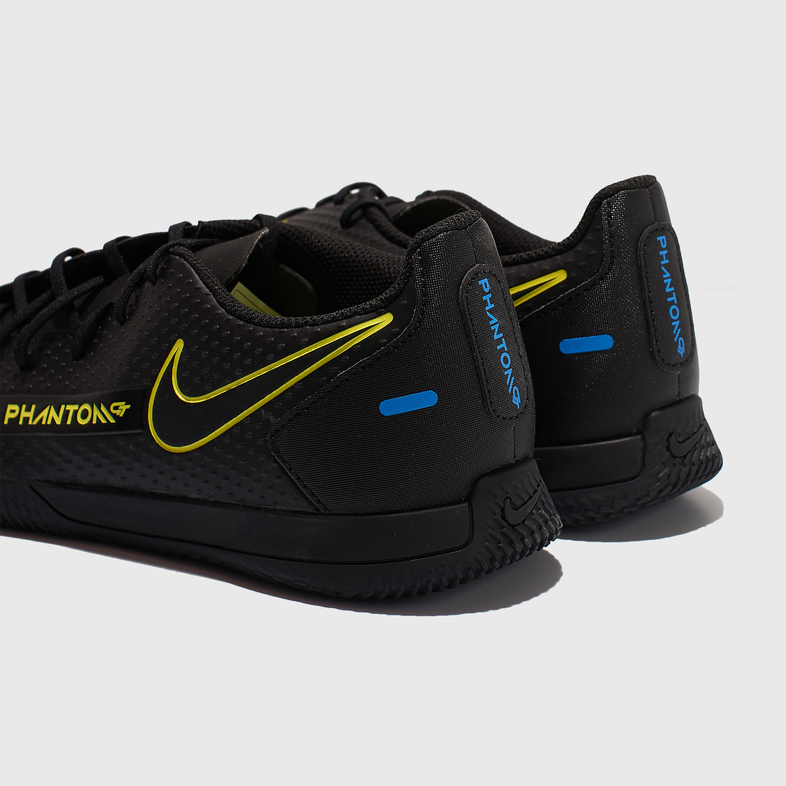 Футзалки Nike Phantom GT Club IC CK8466-090