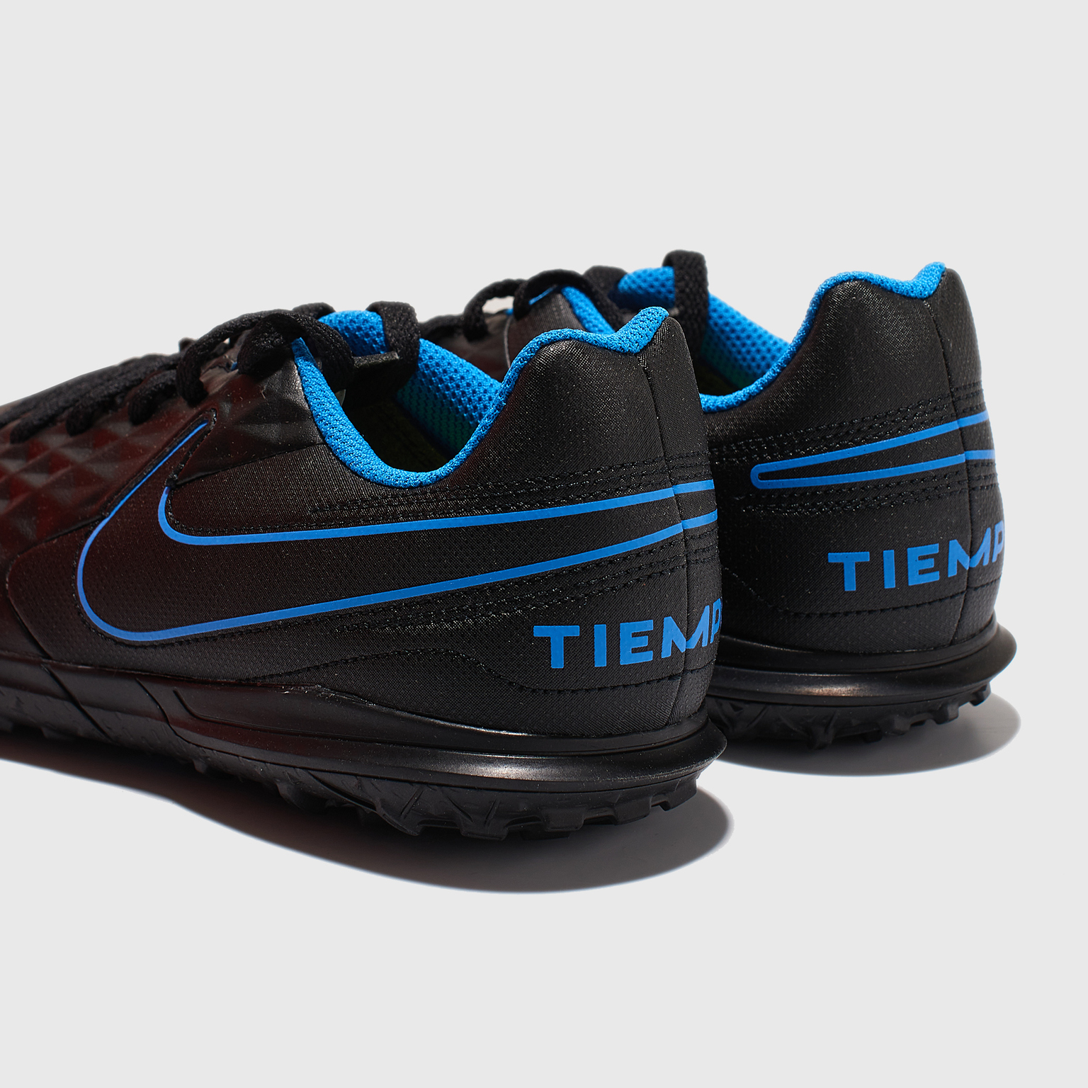 Шиповки детские Nike Tiempo Legend 8 Club TF AT5883-090