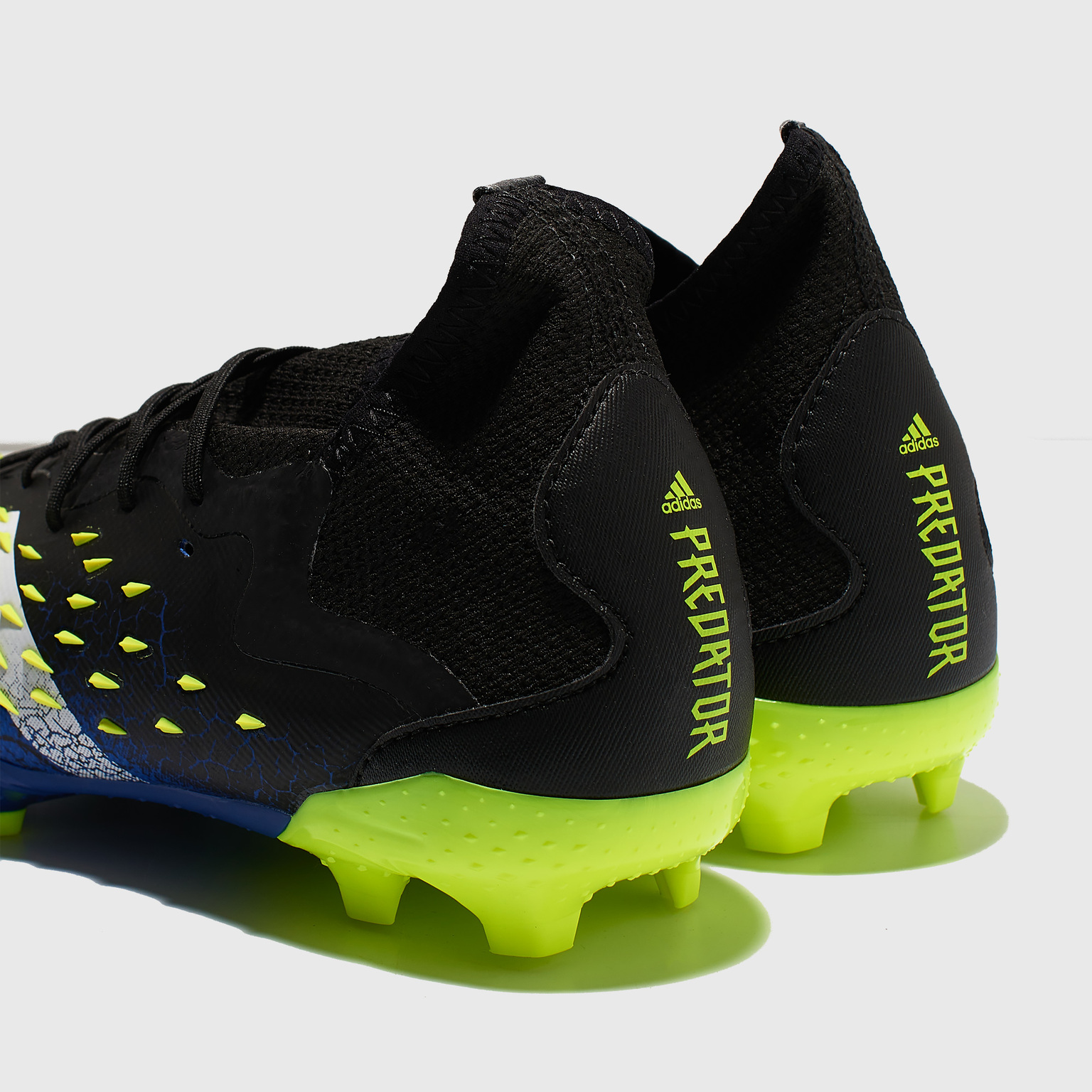 Бутсы детские Adidas Predator FREAK.1 FG FY0744