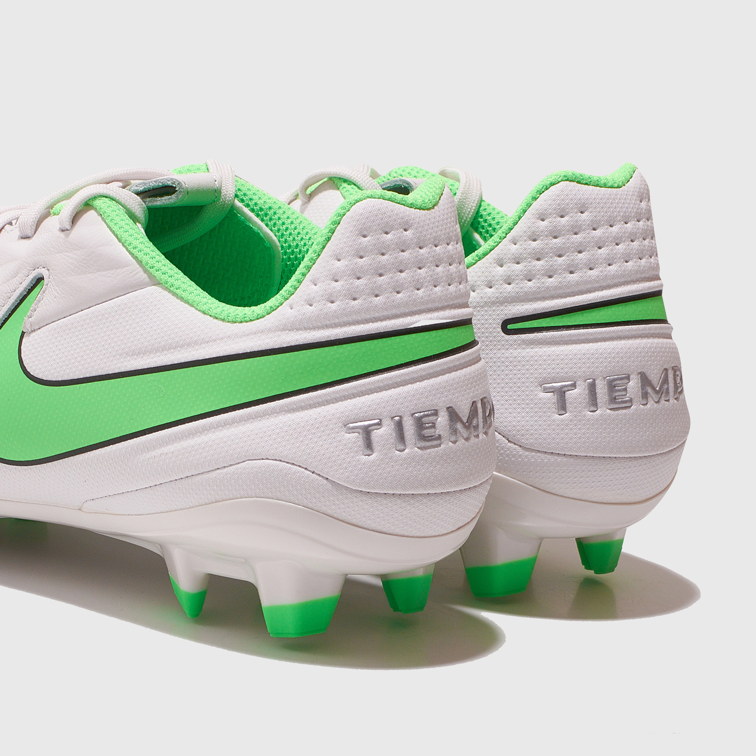 Бутсы Nike Tiempo Legend 8 Academy FG/MG AT5292-030