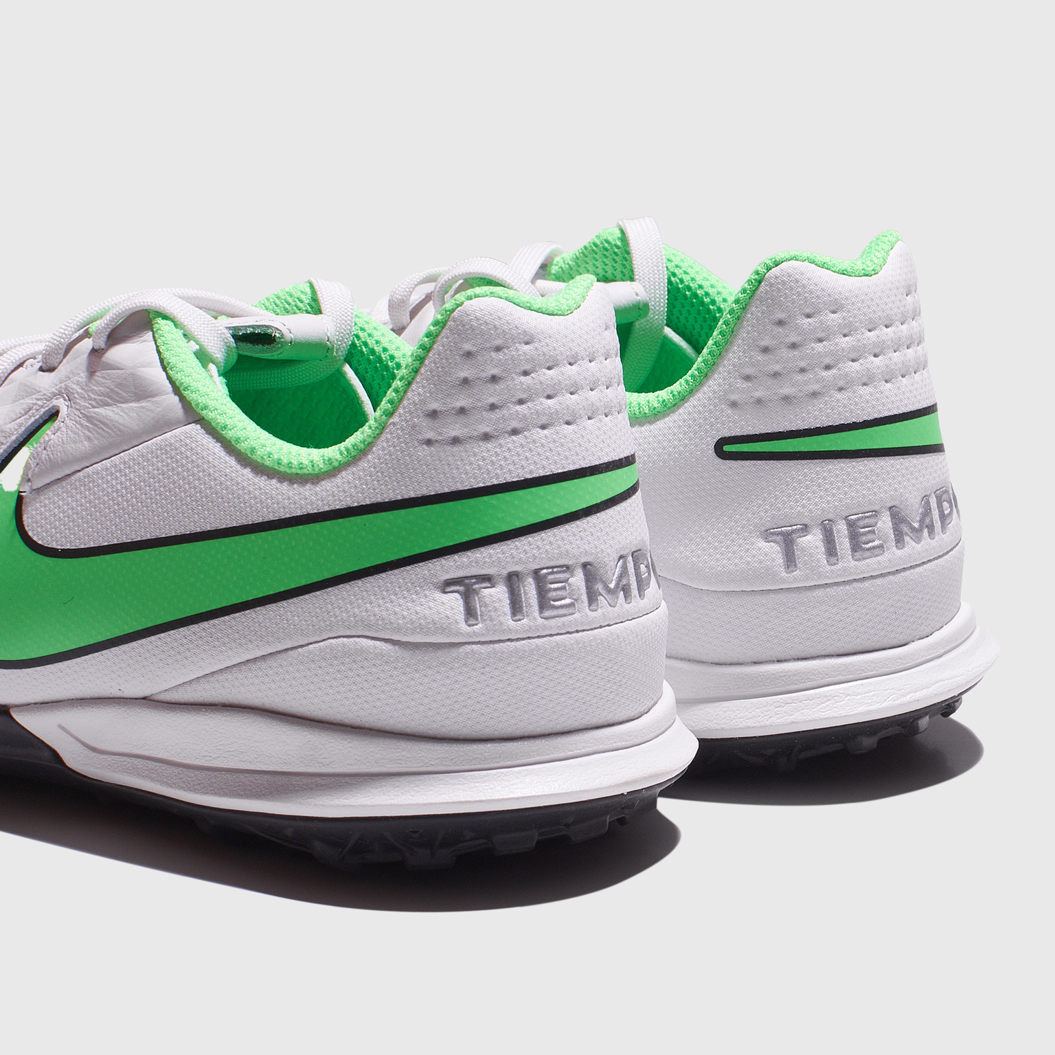 Шиповки детские Nike Tiempo Legend 8 Academy TF AT5736-030