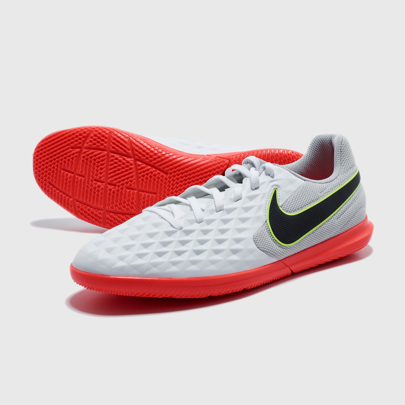 Футзалки Nike Tiempo Legend 8 Club IC AT6110-106