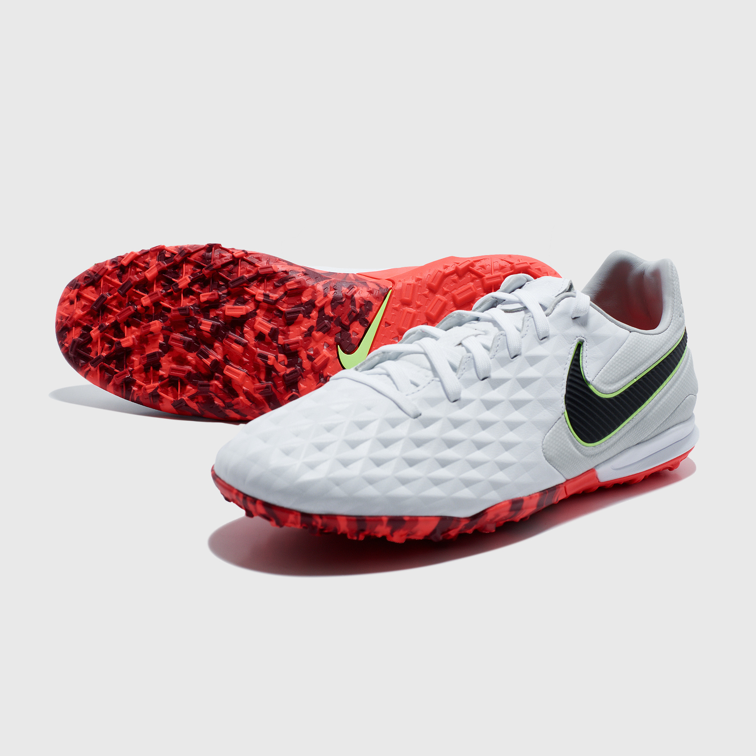 Шиповки Nike Legend 8 Pro TF AT6136-106