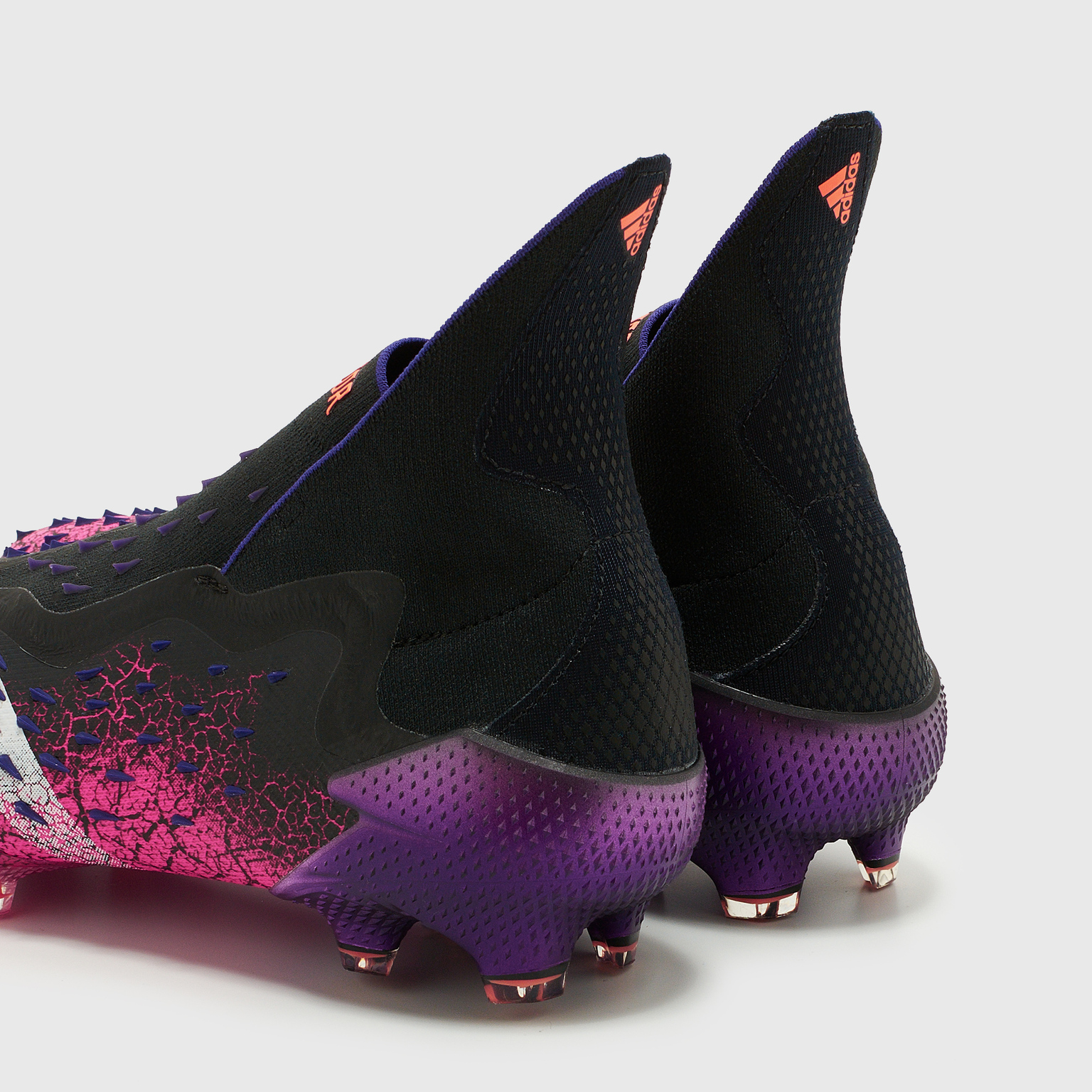 Бутсы Adidas Predator Freak + FG FW7617