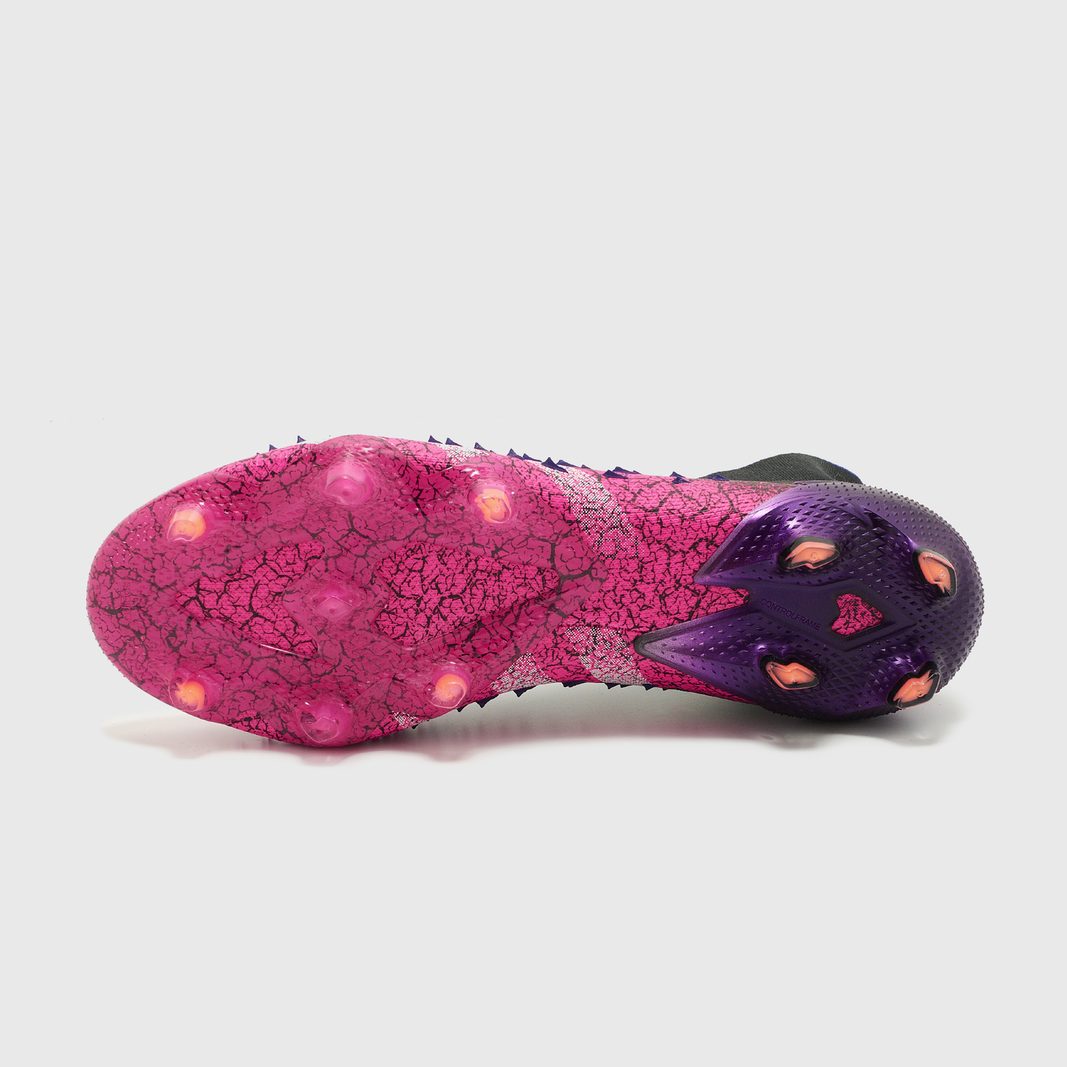Бутсы Adidas Predator Freak + FG FW7617