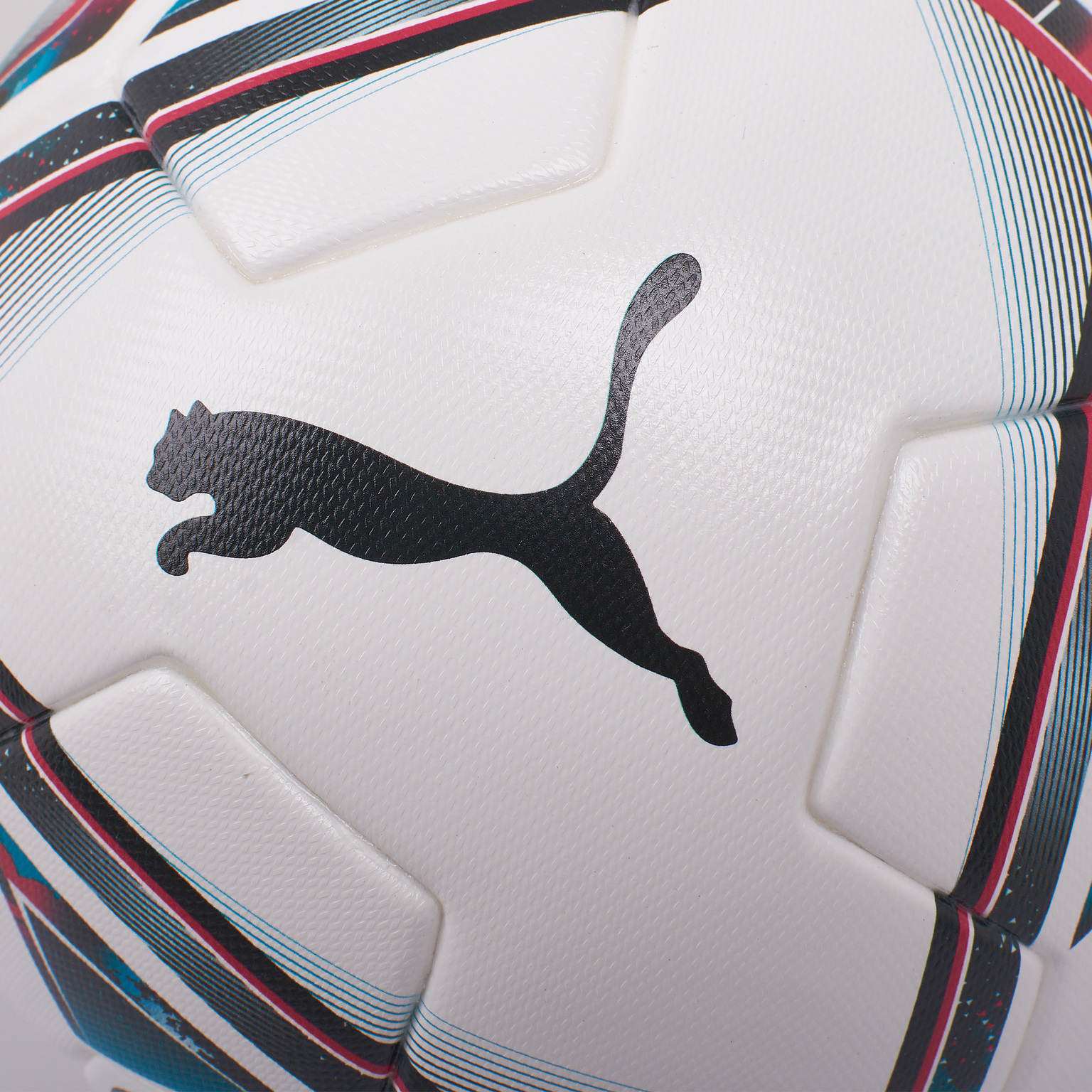 Футбольный мяч Puma 21.3 Fifa Quality Ball 08330601