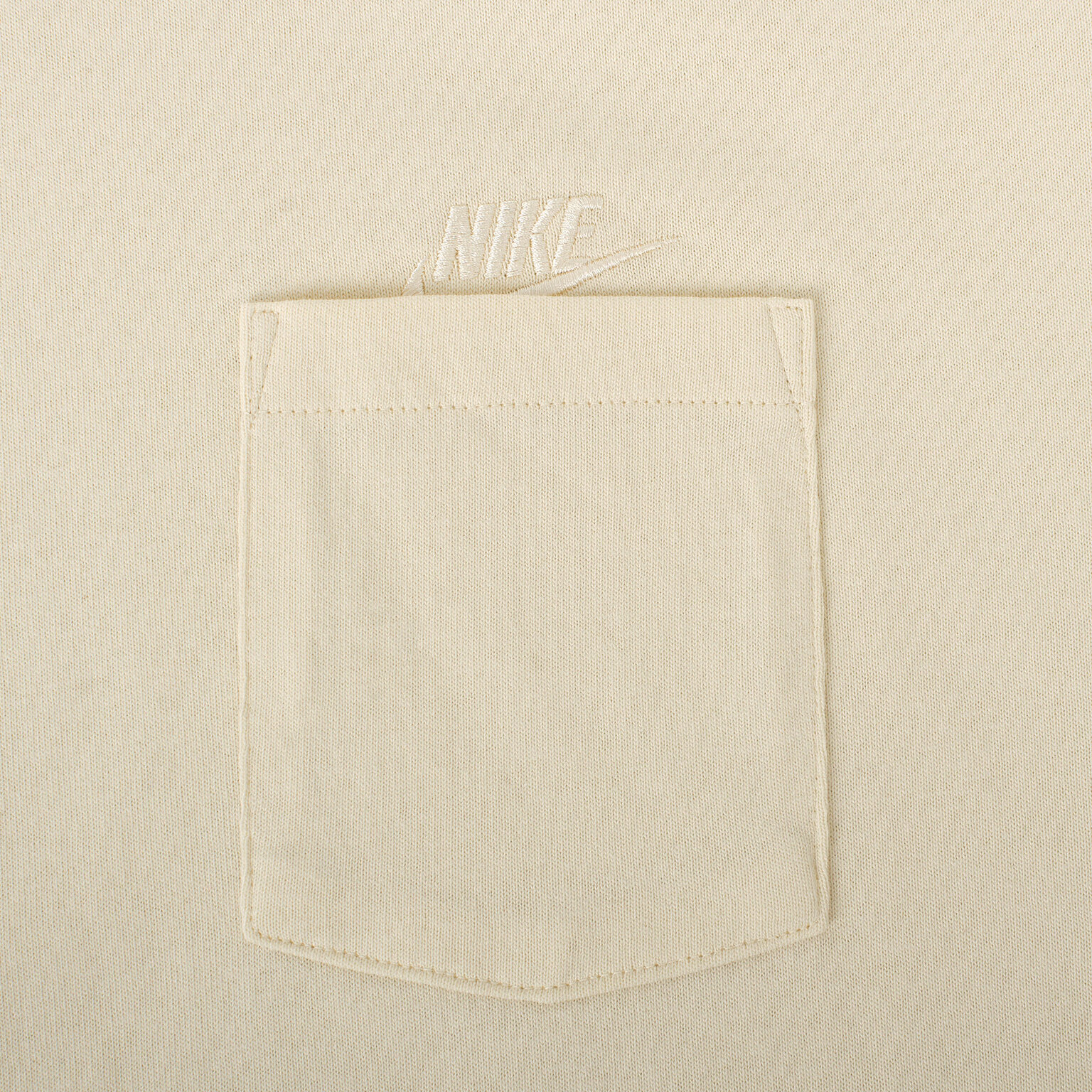 Футболка хлопковая Nike Tee Essential Pocket DB3249-113