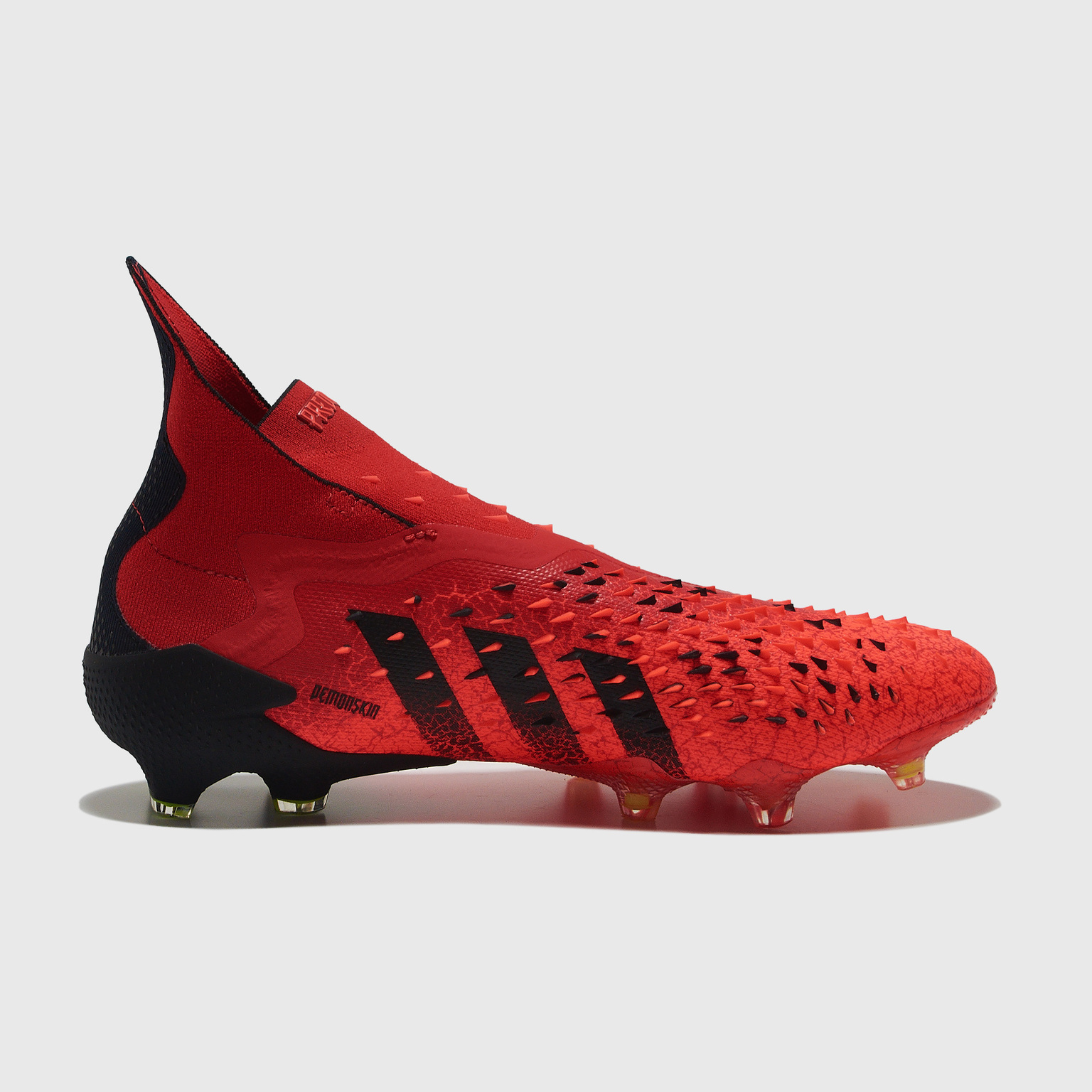 Бутсы Adidas Predator Freak + FG FY6238