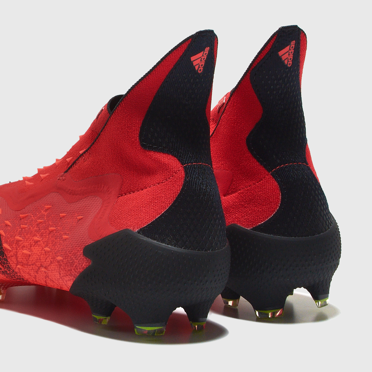 Бутсы Adidas Predator Freak + FG FY6238 