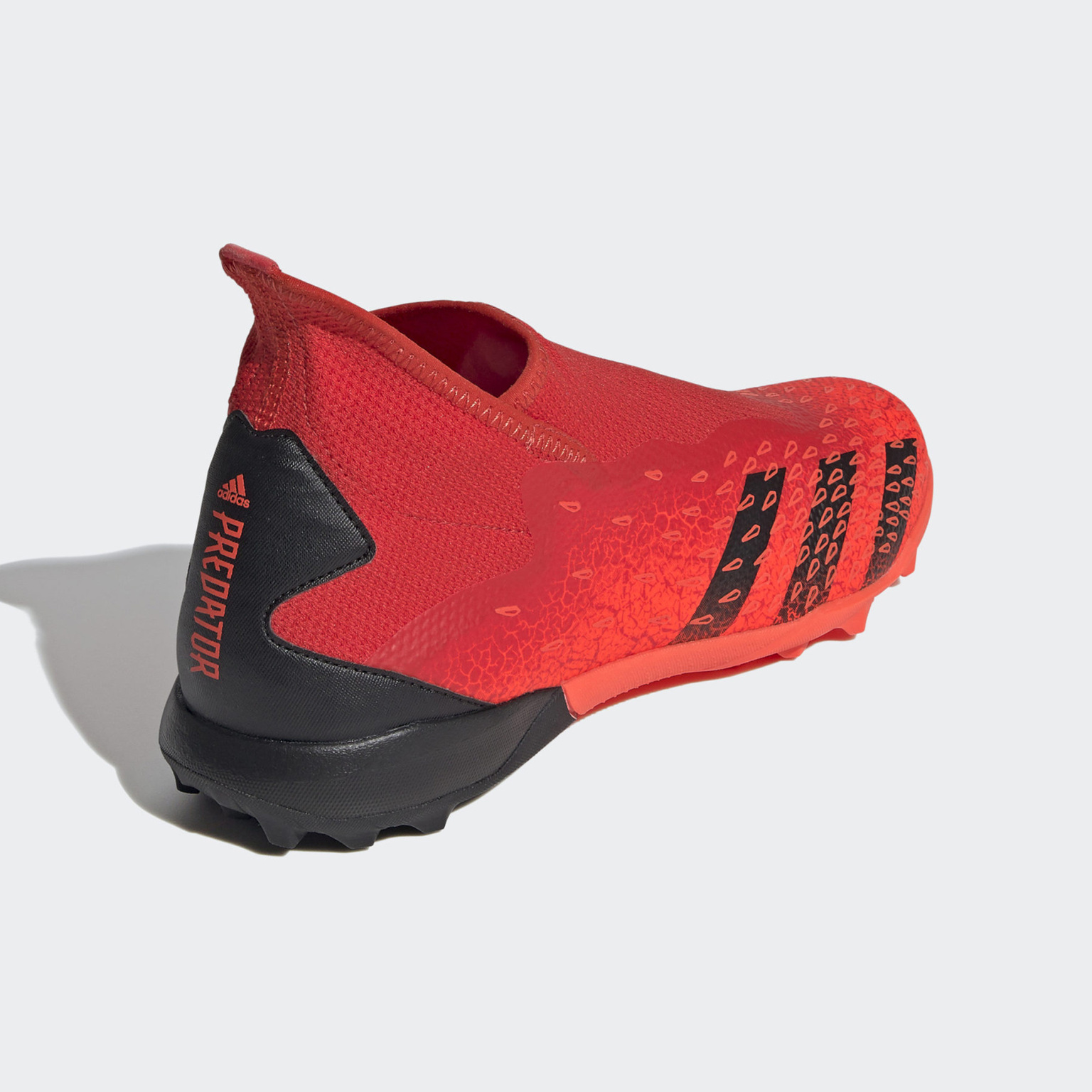 Шиповки Adidas Predator Freak LL TF FY6300