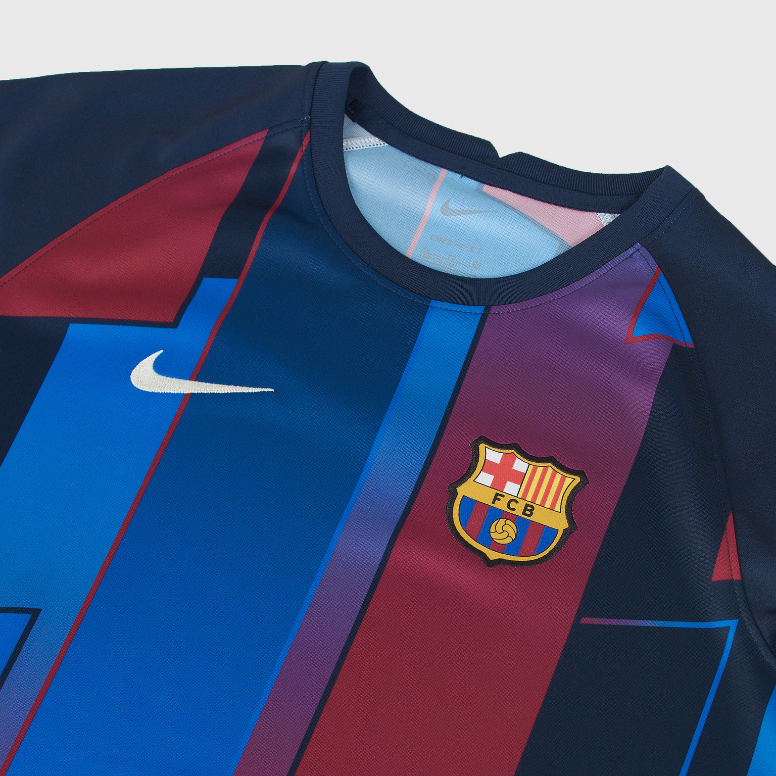Футболка предыгровая подростковая Nike Barcelona сезон 2021/22