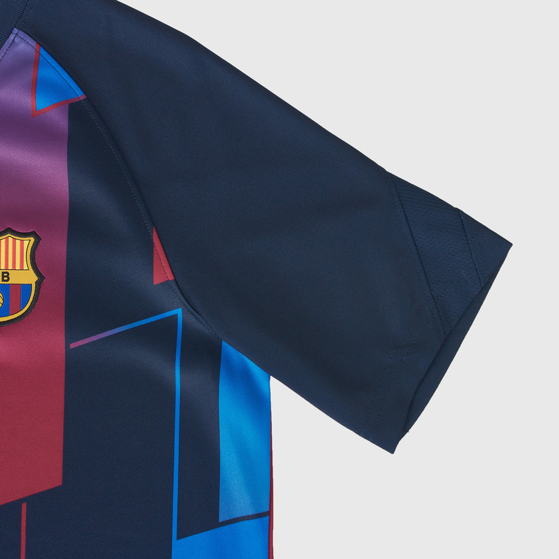 Футболка предыгровая подростковая Nike Barcelona сезон 2021/22