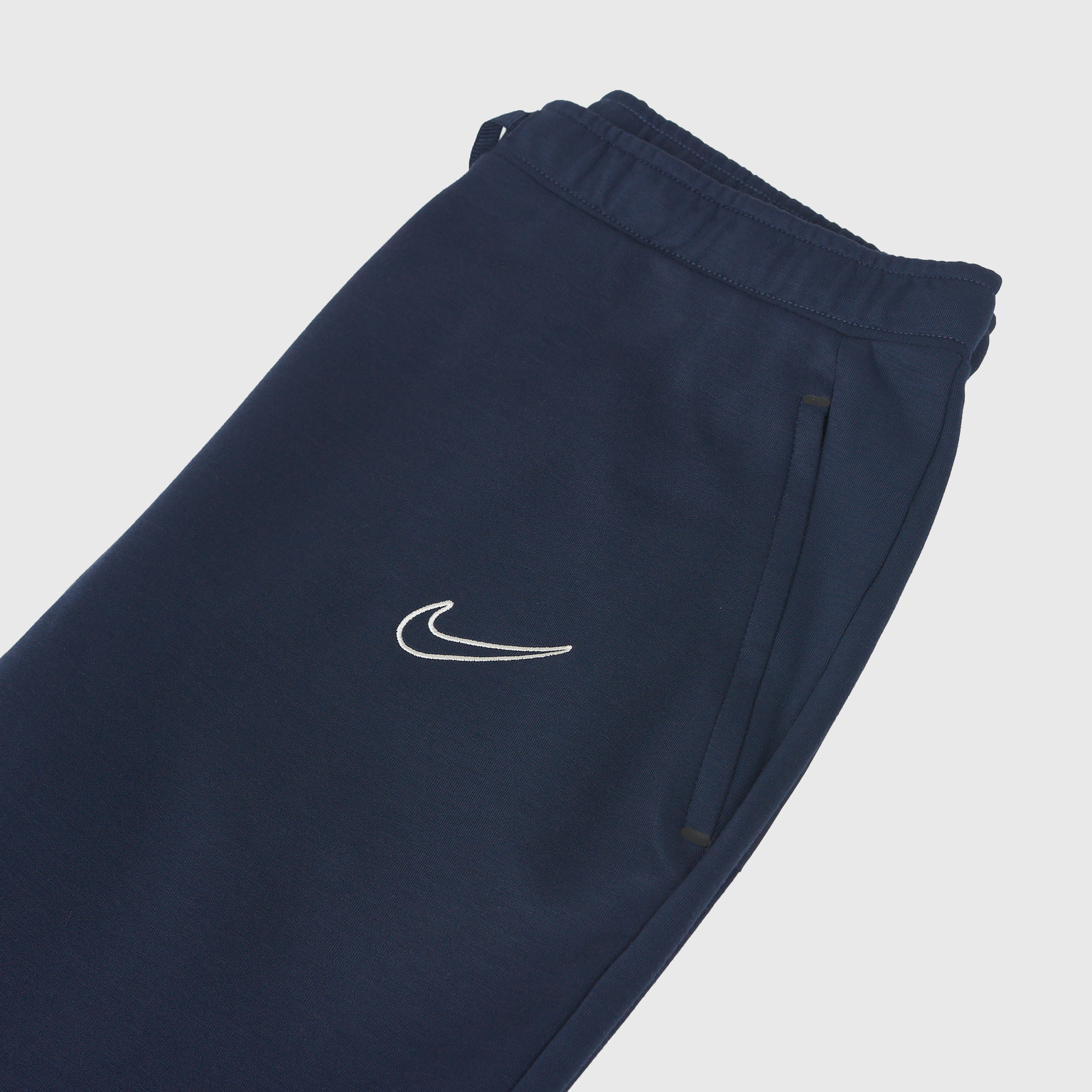Брюки Nike Barcelona Travel Fleece CW0491-451