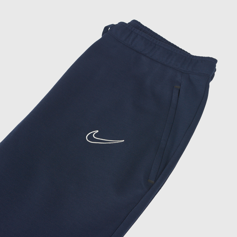 Брюки Nike Barcelona Travel Fleece CW0491-451