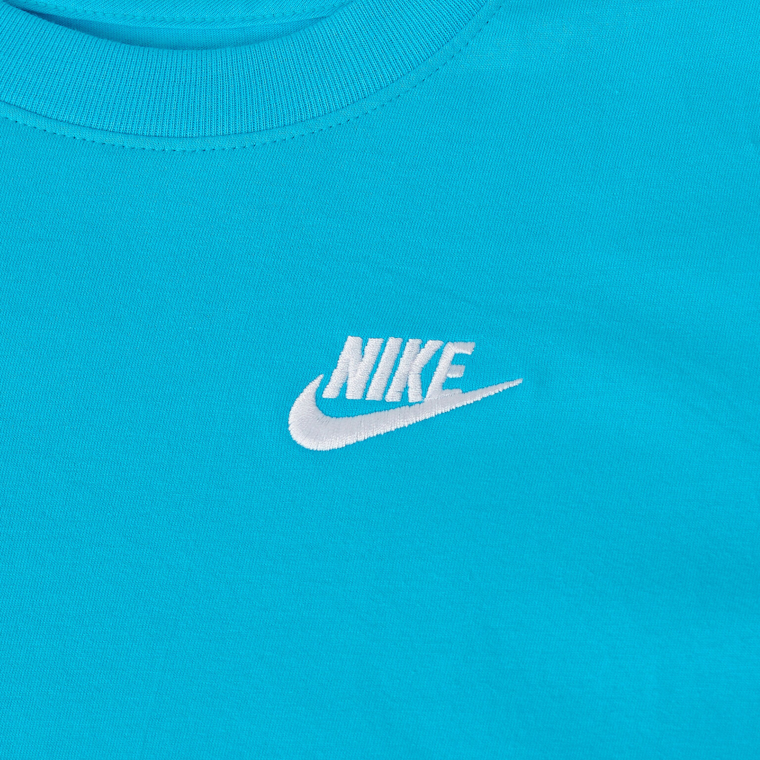 Футболка подростковая хлопковая Nike Tee EMB Futura AR5254-447