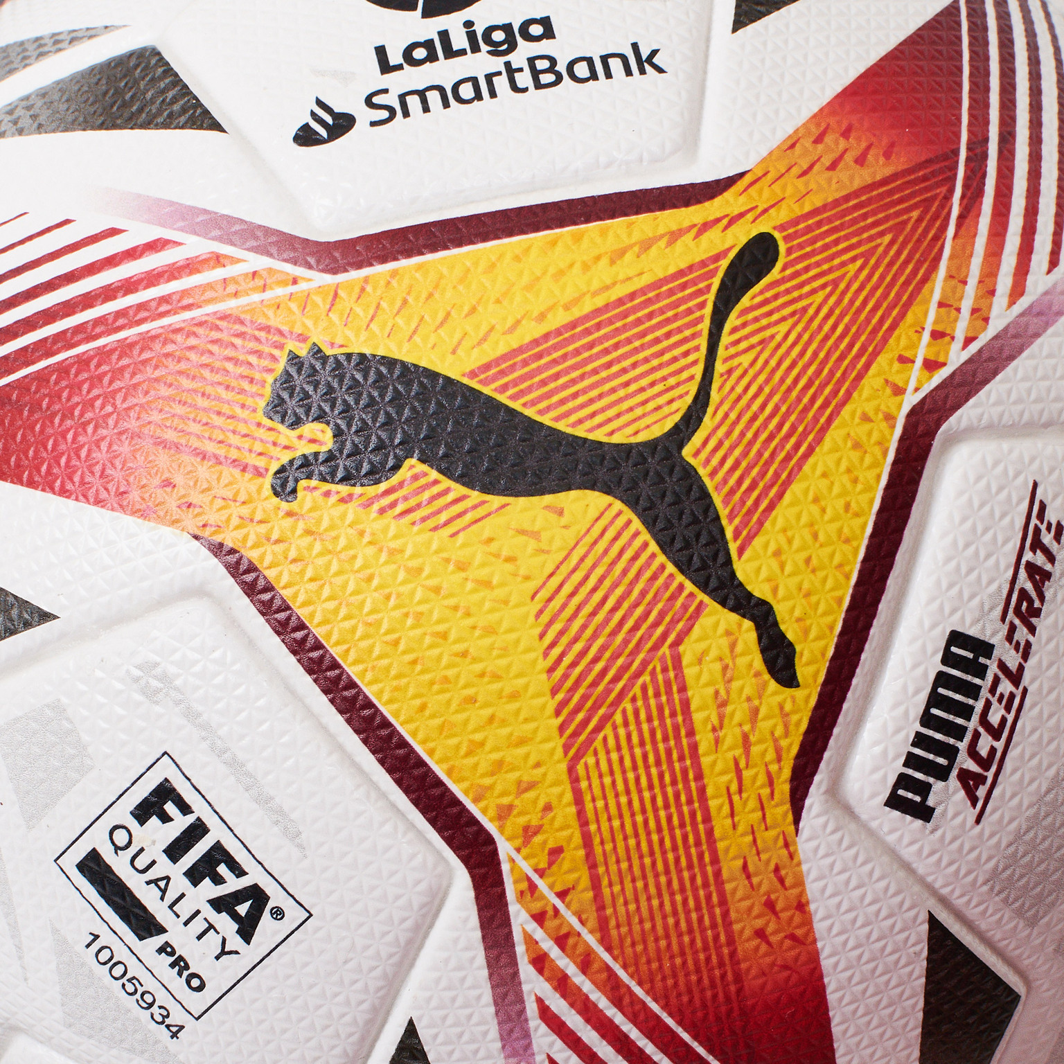 Футбольный мяч Puma LaLiga 2 Accelerate 08365001