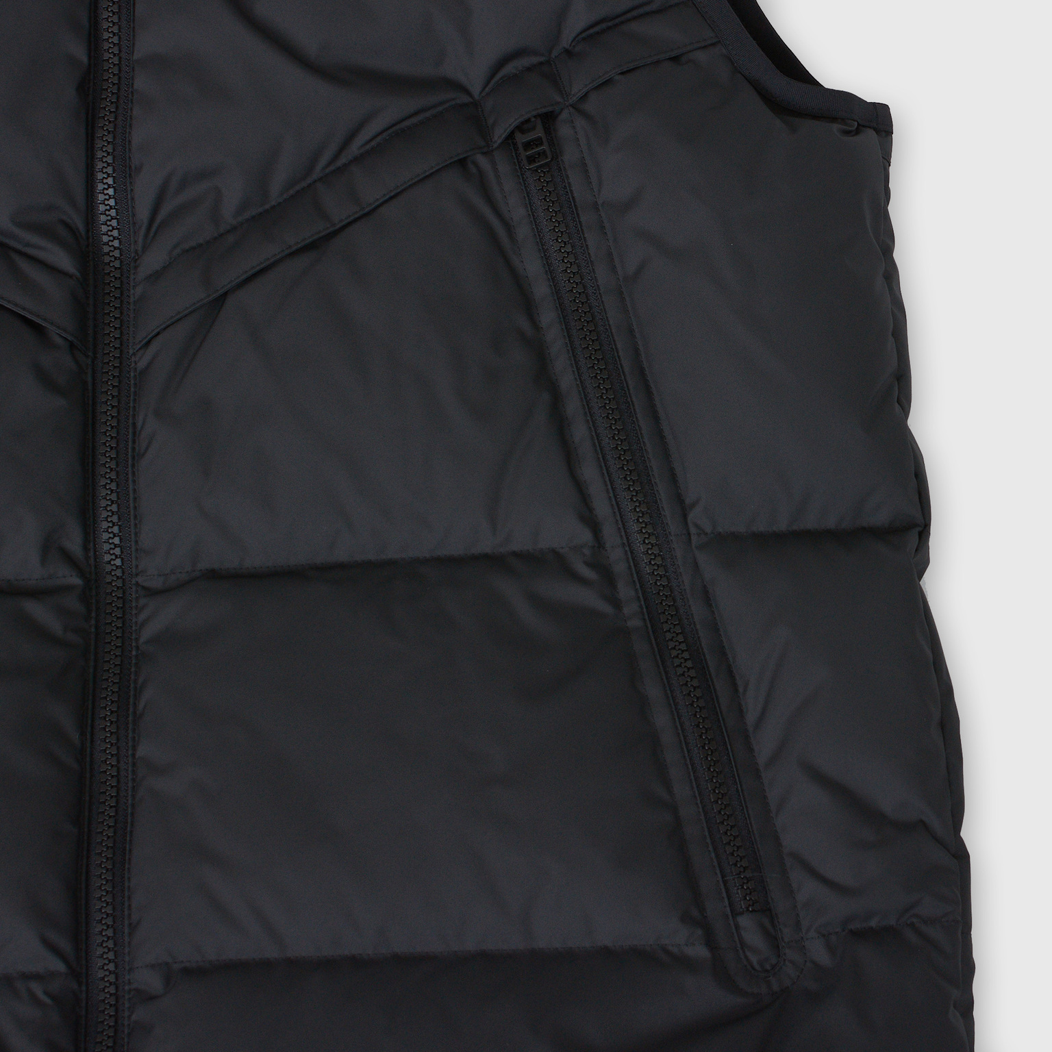 Жилет Nike Windrunner DD6817-010