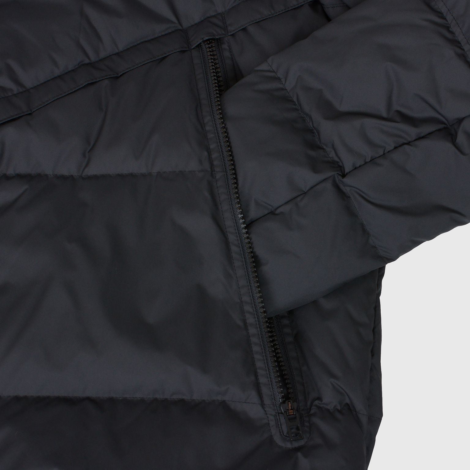 Пуховик Nike Storm-Fit Windrunner DD6795-010